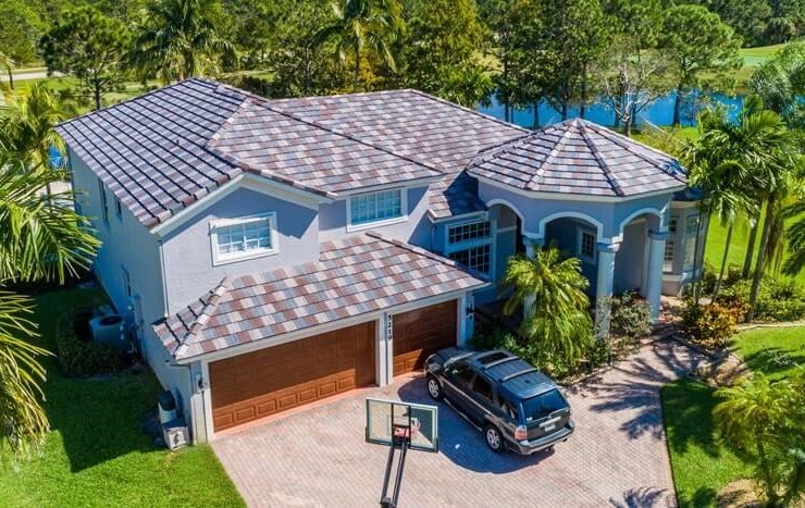 home that received residential roofing services in florida